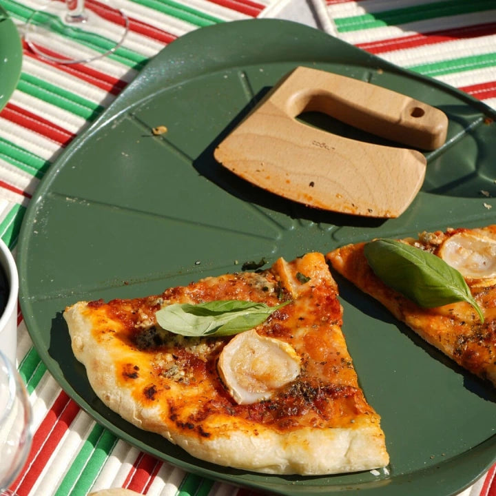 LE FORMIDABLE PLAT A PIZZA